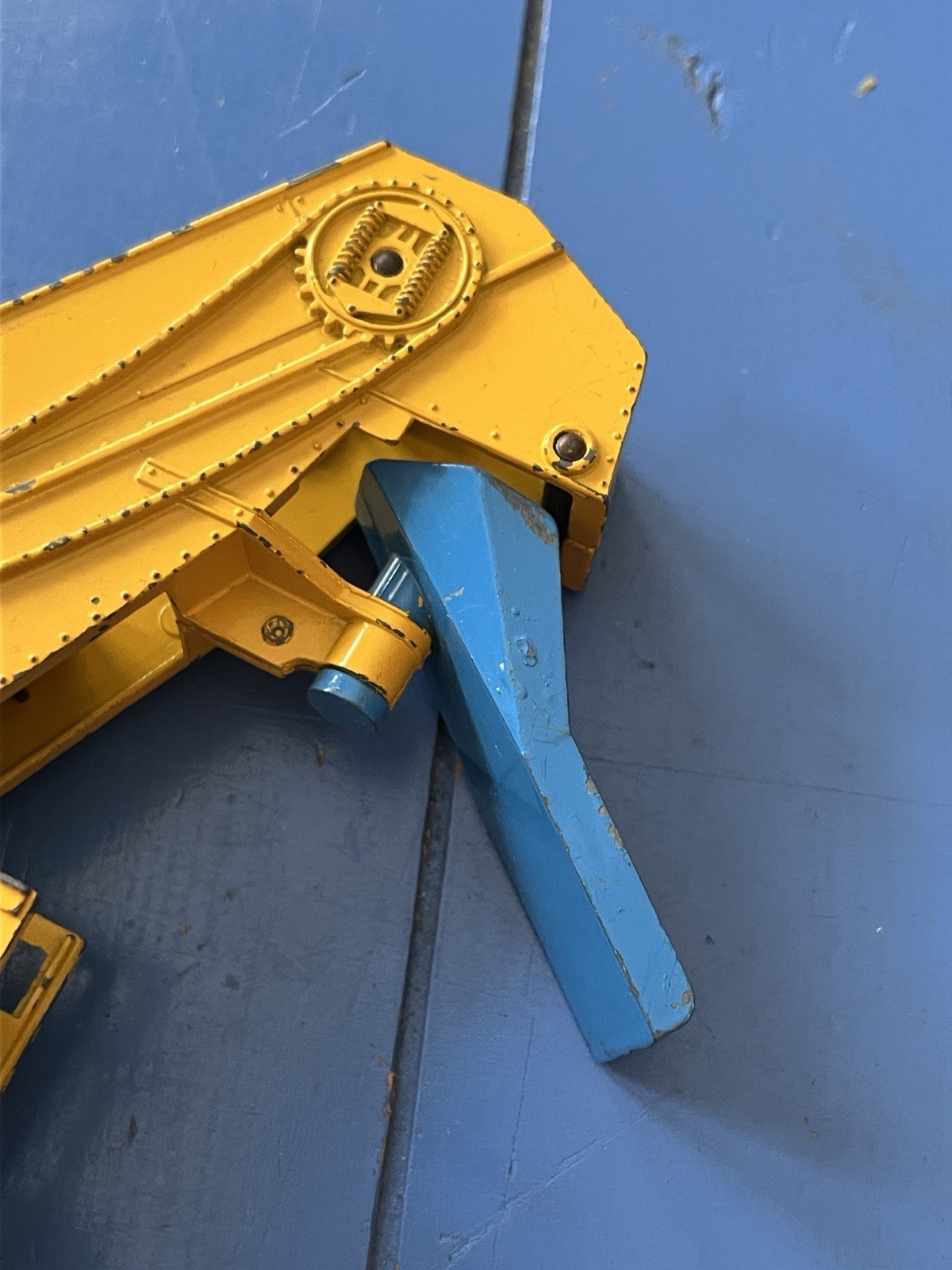 Dinky Toys 564 Yellow Mid-Blue Elevator Loader Made in England Belt Is Broke
