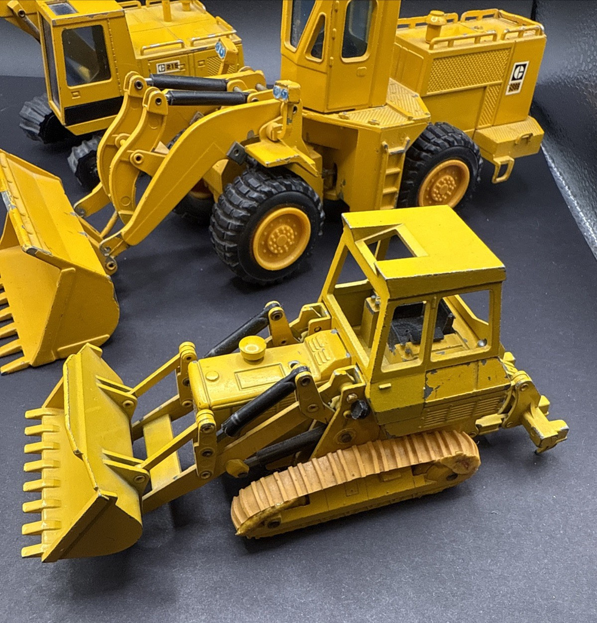 NZG N.Z.G. CATERPILLAR LOT MODEL 190 MODEL 167 AND THE CAT C955 BULLDOZER