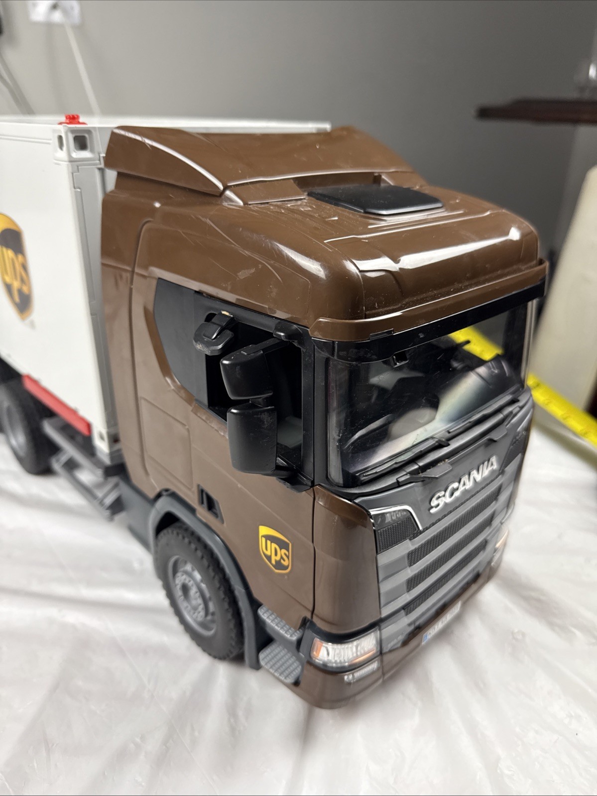 Bruder 1/16 Scania Super 560R UPS Logistics Truck Missing Back Doors And Lift