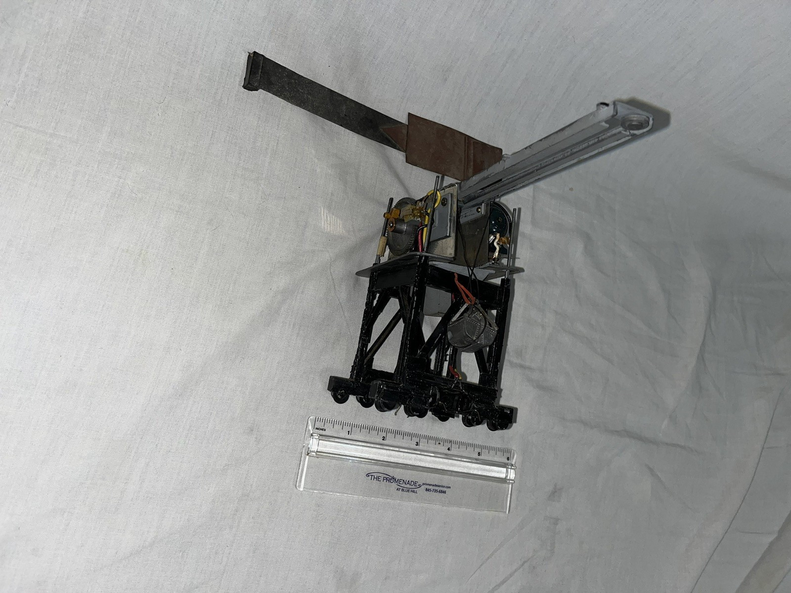 ODD RARE VINTAGE H.O. DIE CAST MOTORIZED CRANE / COAL LOADER FOR RESTORATION