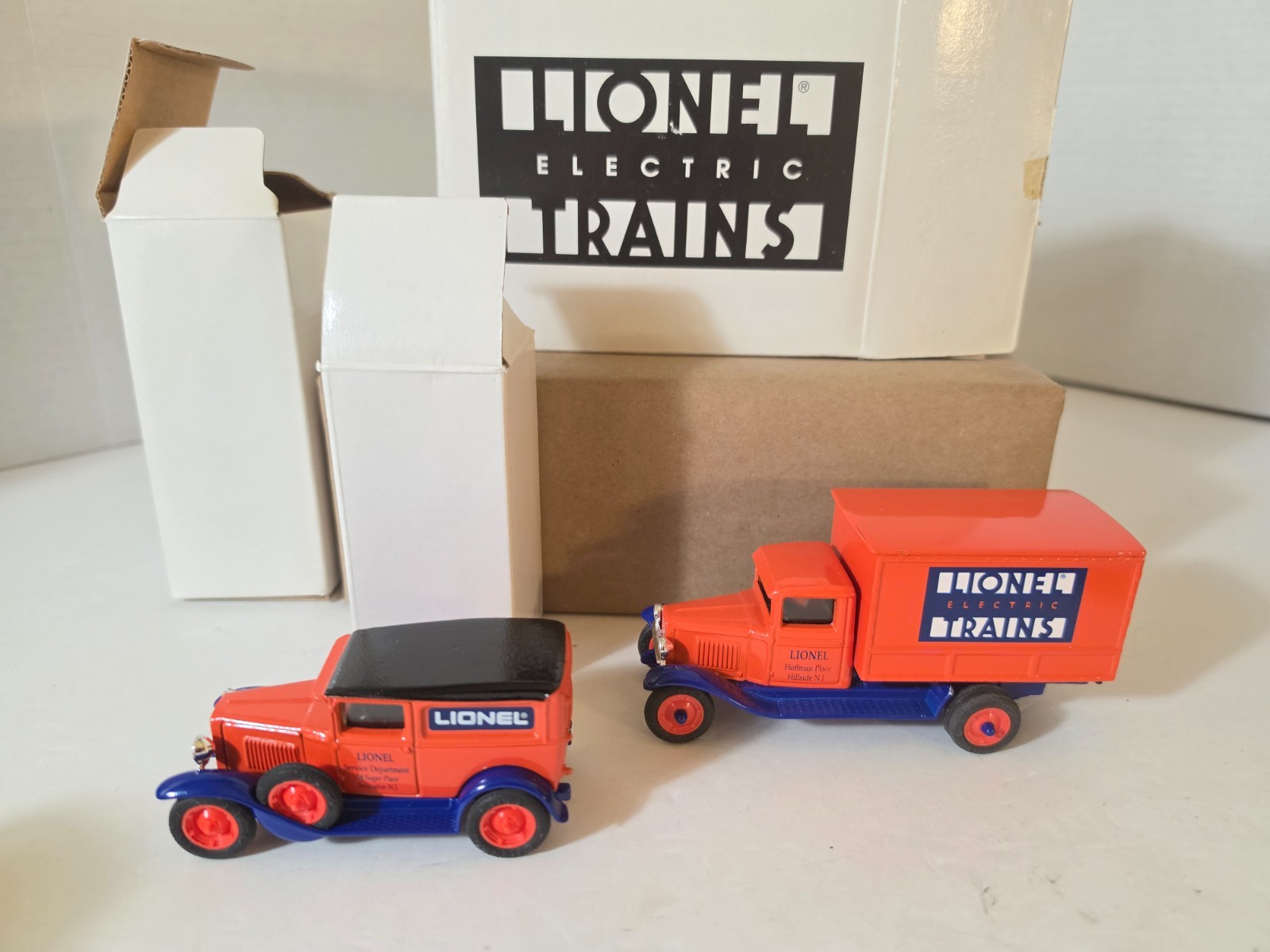 ERTL Lionel Eastwood Automobilia Stock # 3522 Chevy Service Trucks New