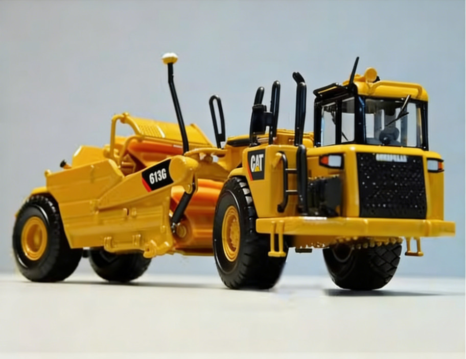 1:50 DM CAT613G Wheel Scraper Construct Tractor Equipment Machine Diecast Model