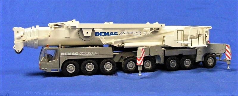 Conrad 2095 Demag AC500-1 Telescoping Hydraulic Crane 1/50 O scale NEW MIB