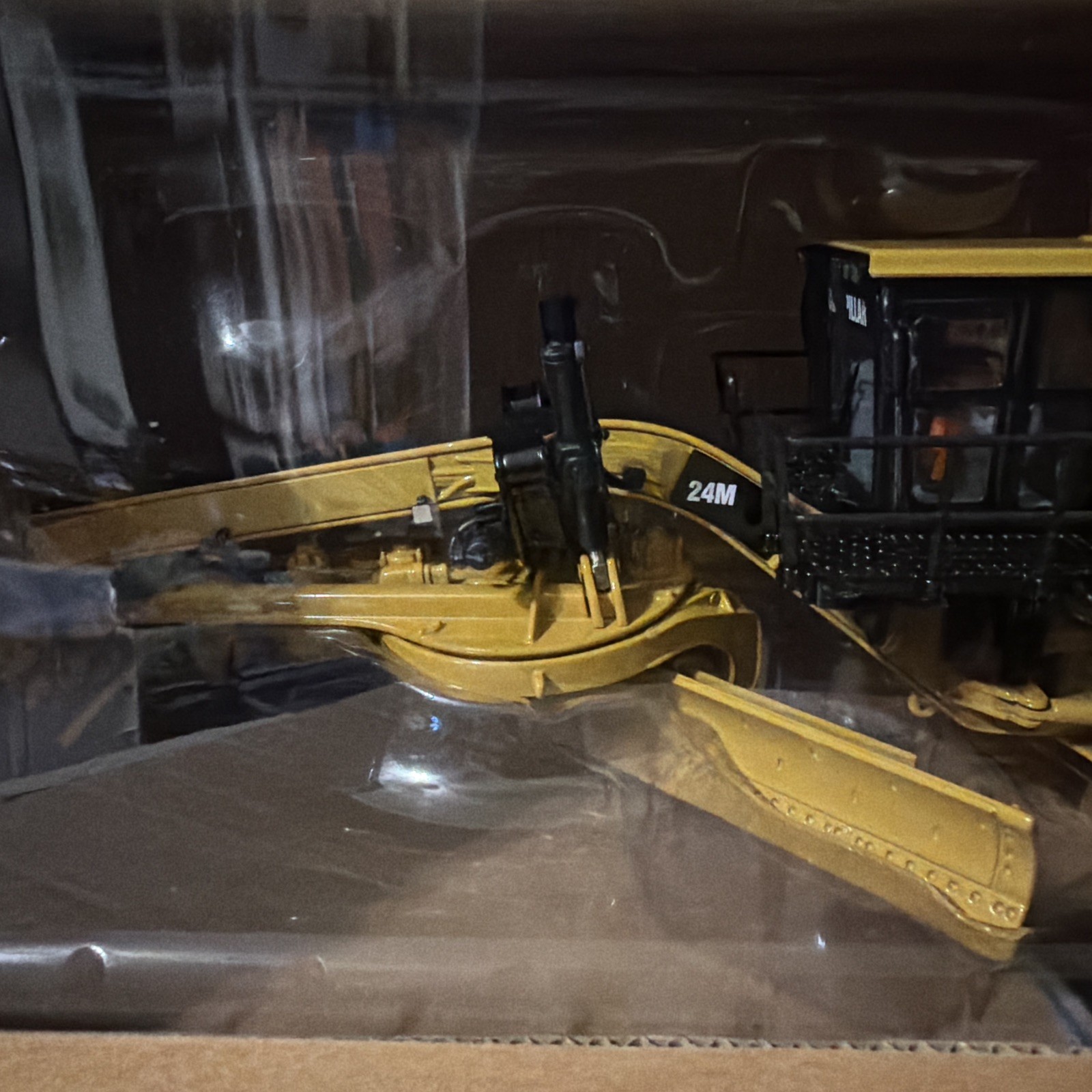 NEW Cat 24M Motor Grader 1:50 Scale Diecast Masters Core Classics 85264c