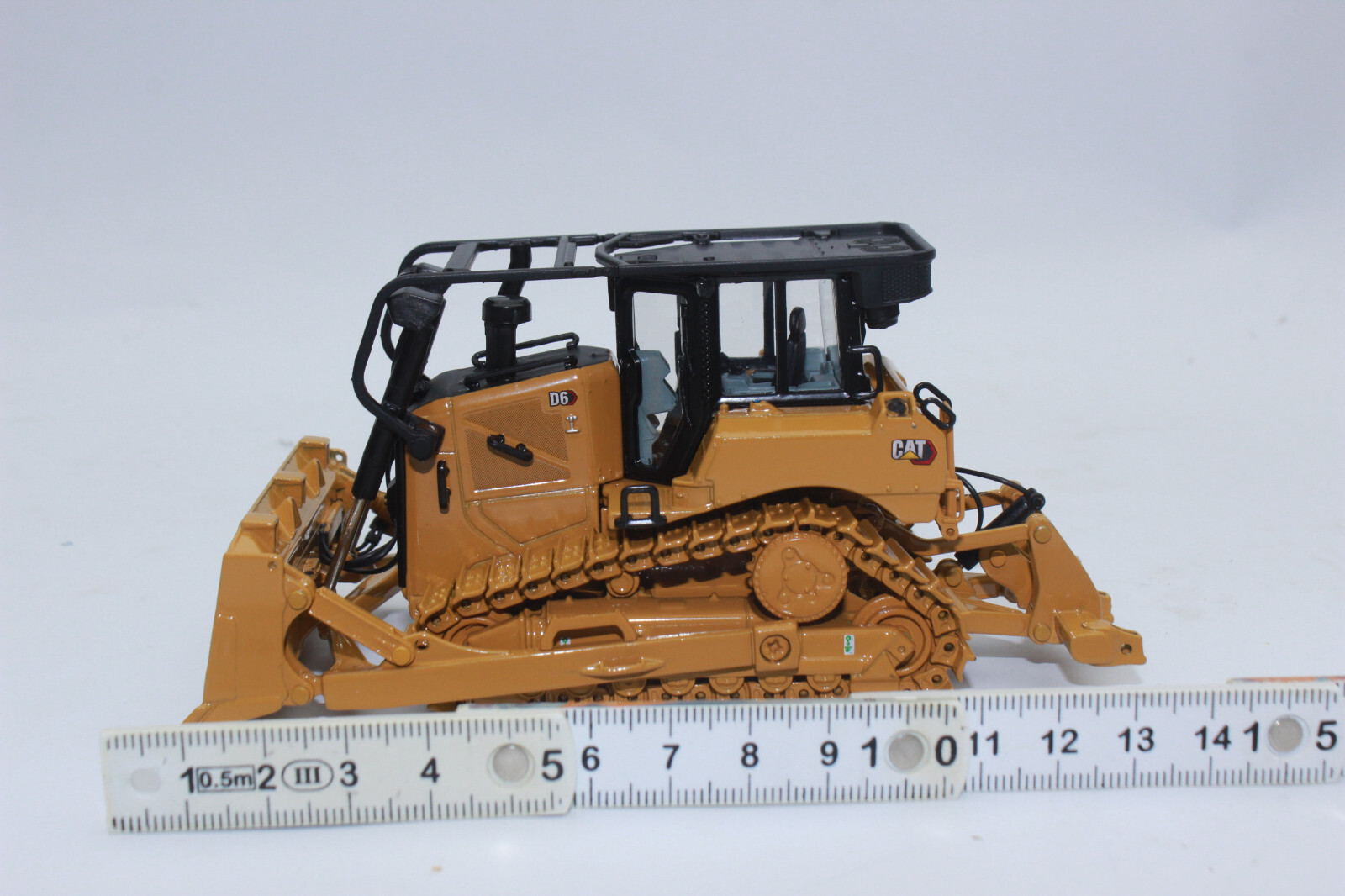 Diecast Masters 85553 CAT Caterpillar D6 SU Blade Bulldozer 1:50 NEW OVP