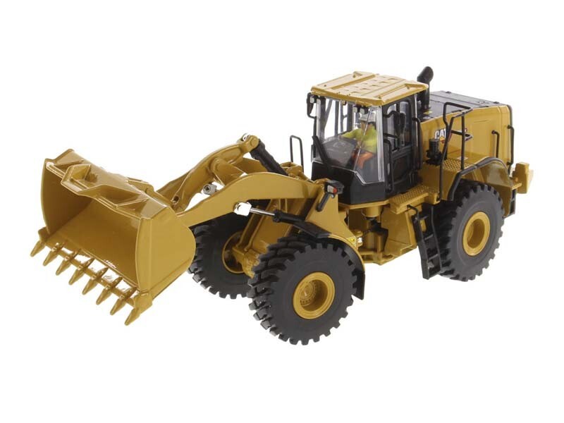 CAT Caterpillar 966GC Wheel Loader 1:50 Scale Model – Diecast Masters 85682