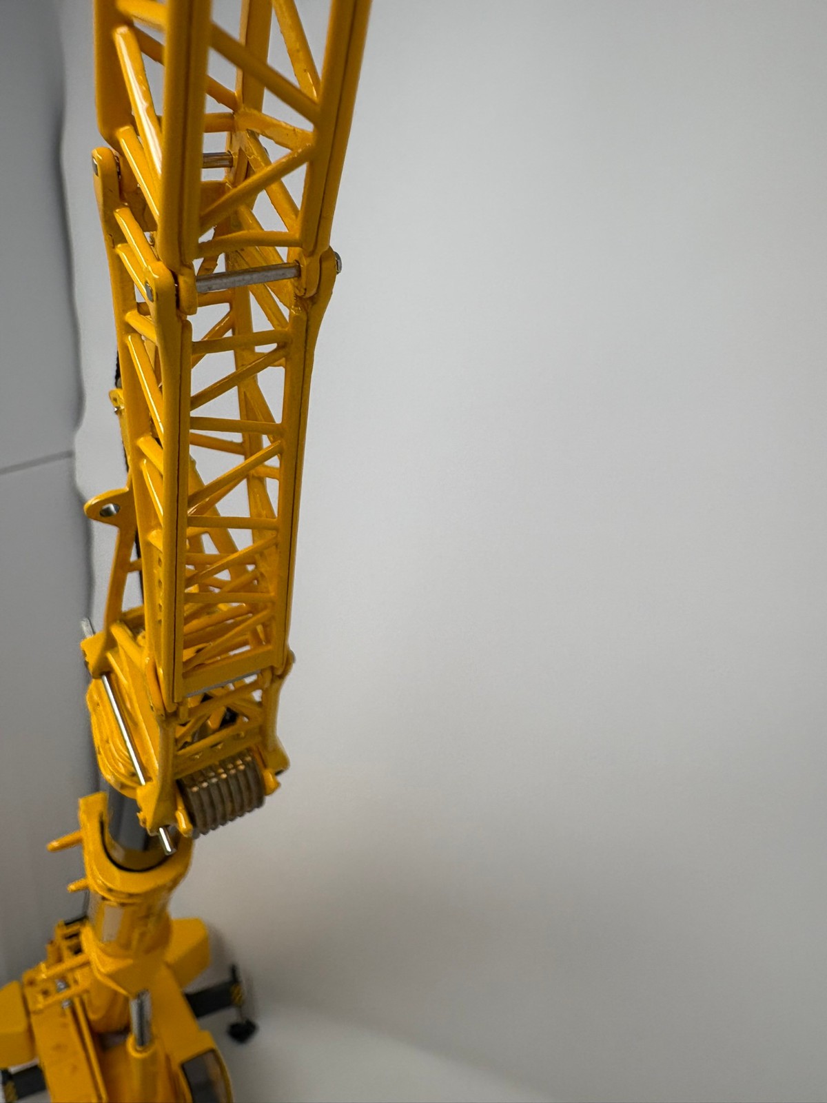 XCMG QAY200 Mobile Crane – China 1:50 Scale Diecast Model New