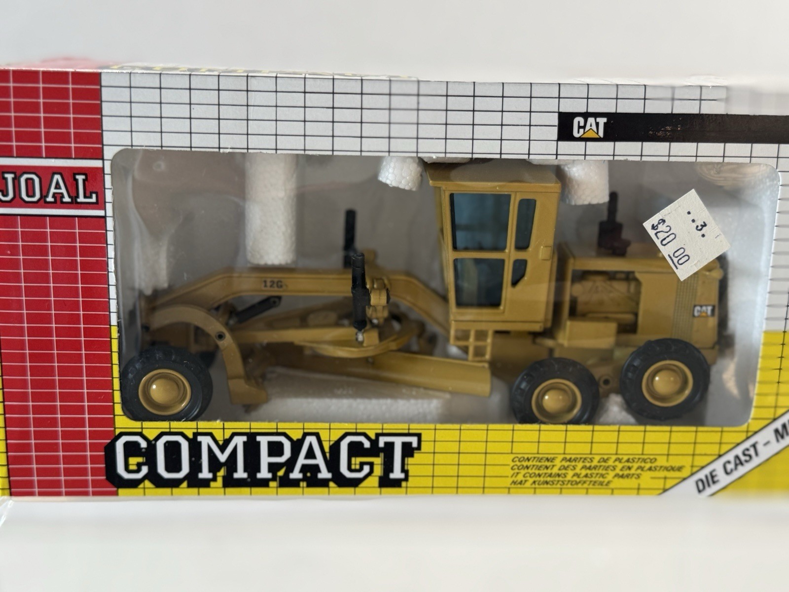Joal Compact 217 Caterpillar Cat Leveller Scale Truck 1:50