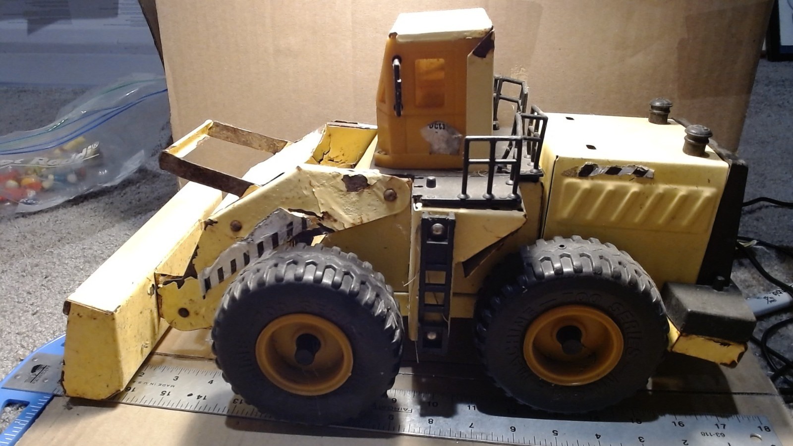 Vintage Front Loader Tractor Muscle Machine Series Metal & Plastic Toy Junker