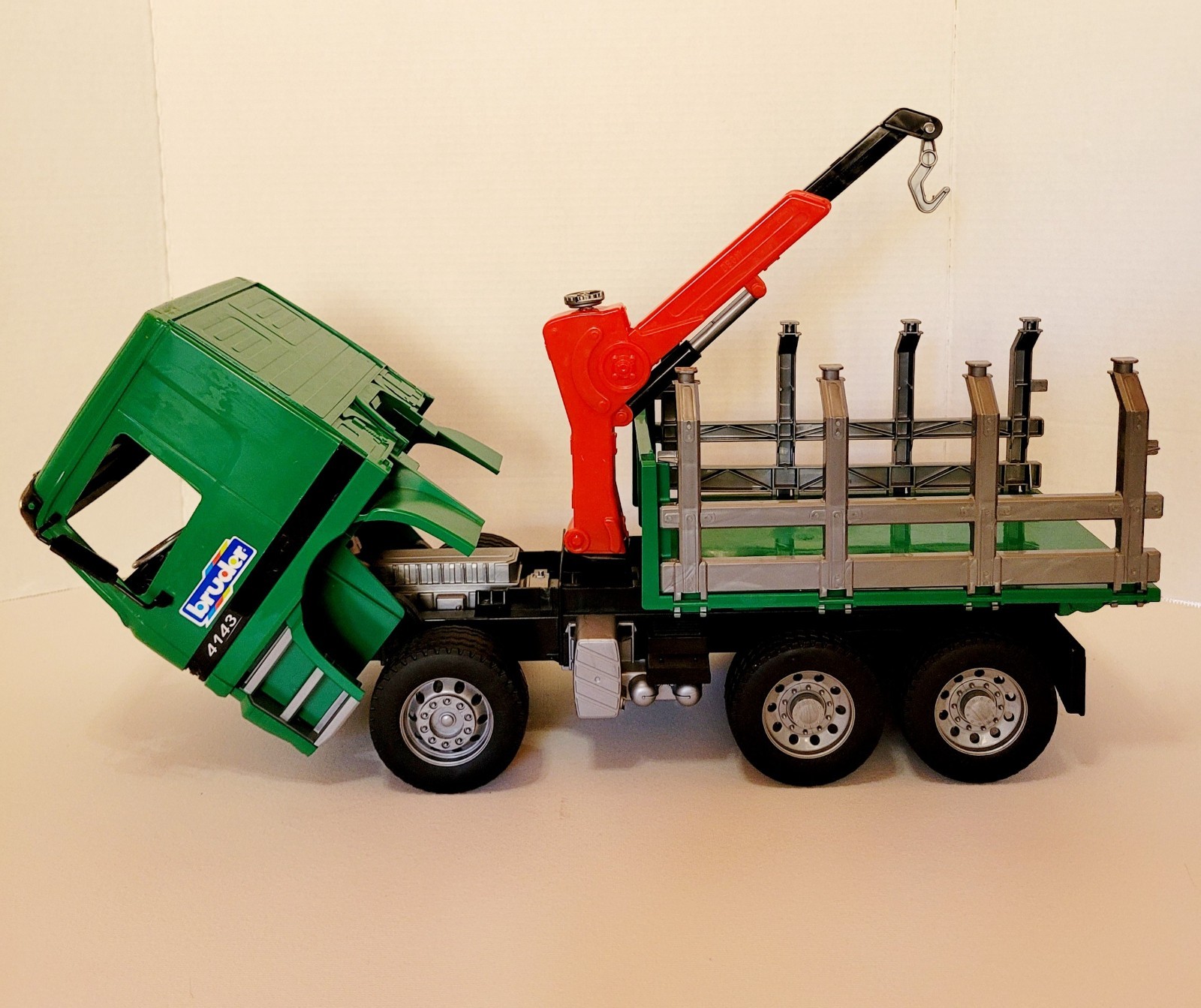 BRUDER 4143 LOGGING TRUCK ACTOS MERCEDES BENZ LOGO-MADE IN GERMANY