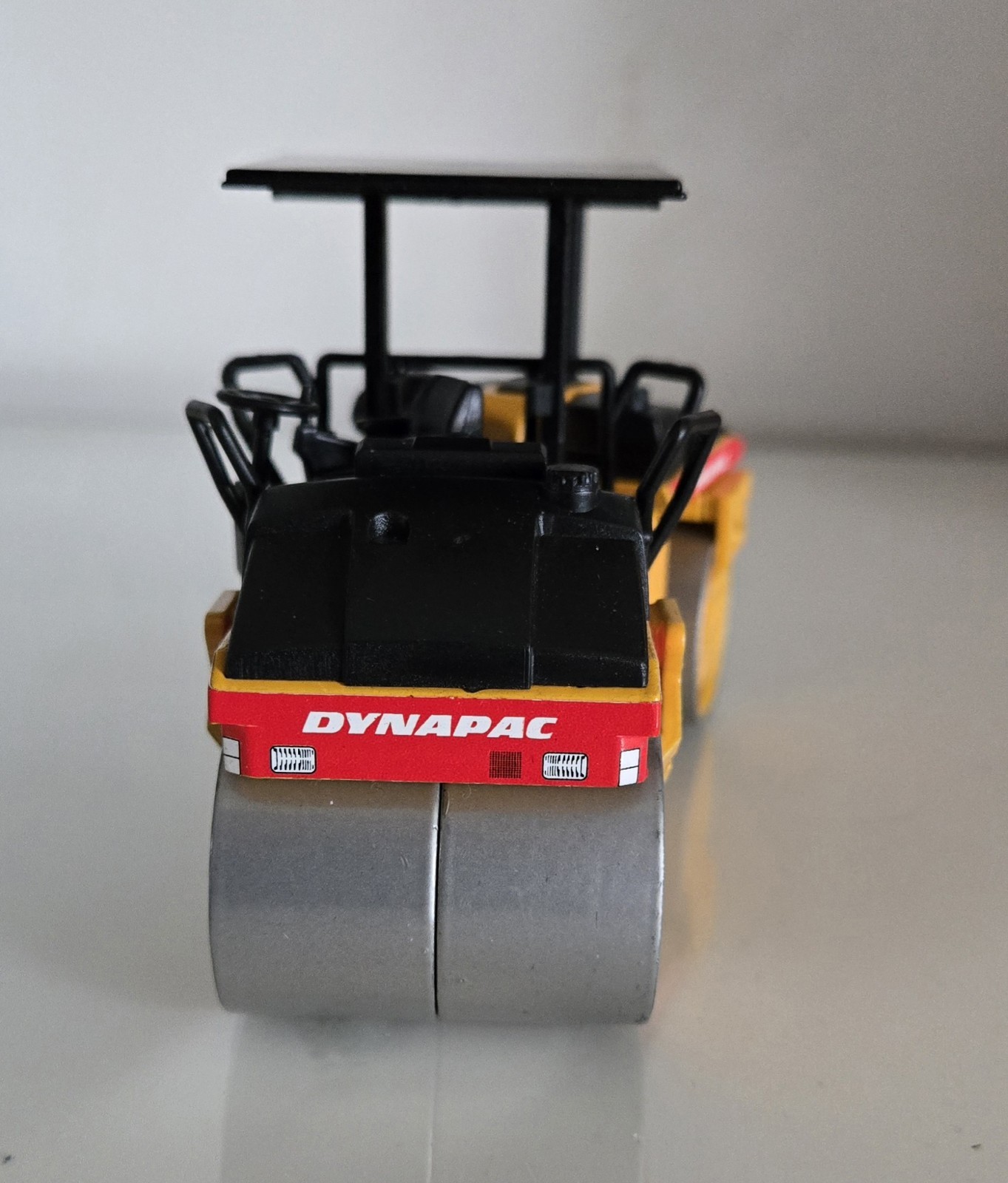 Joal Dynapac CC232 Vibratory Roller Die Cast Metal 1:35 Scale