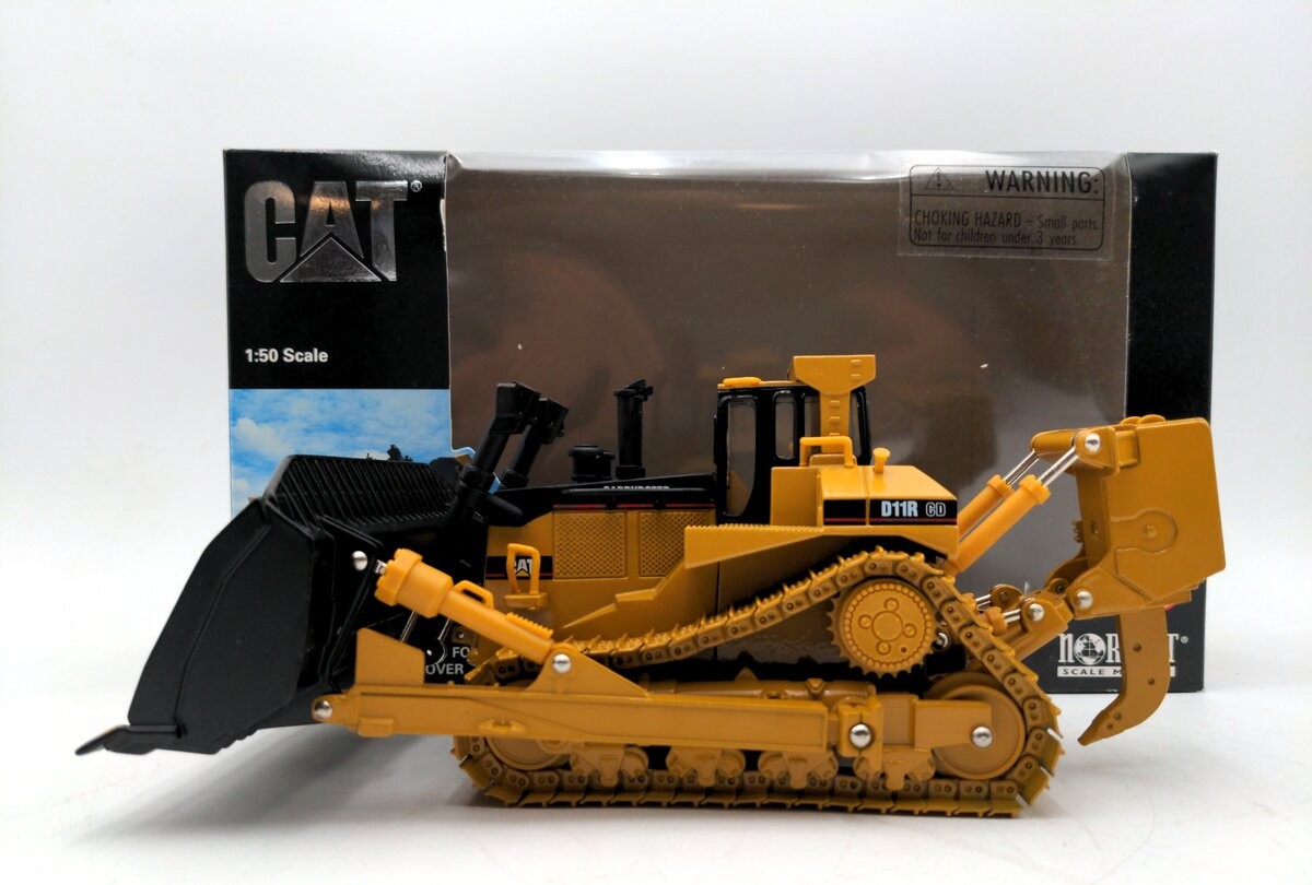 Norscot 55070 1:50 Caterpillar D11R Carrydozer Track-Type NIB