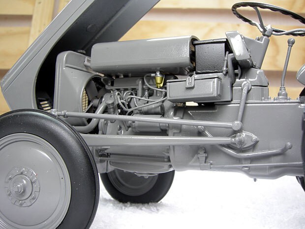 1:16 Scale UH Ferguson TEA-20 Tractor Construction Farm Machine Diecast Model
