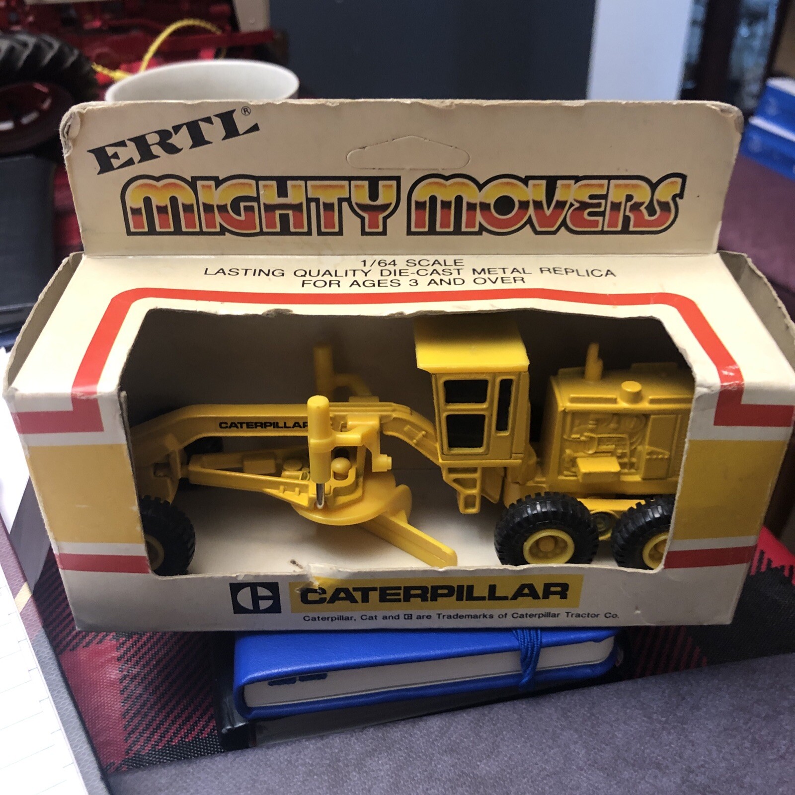 VTG Ertl Caterpillar Earth Mover “Mighty Movers” Series #1848 1/64 Scale