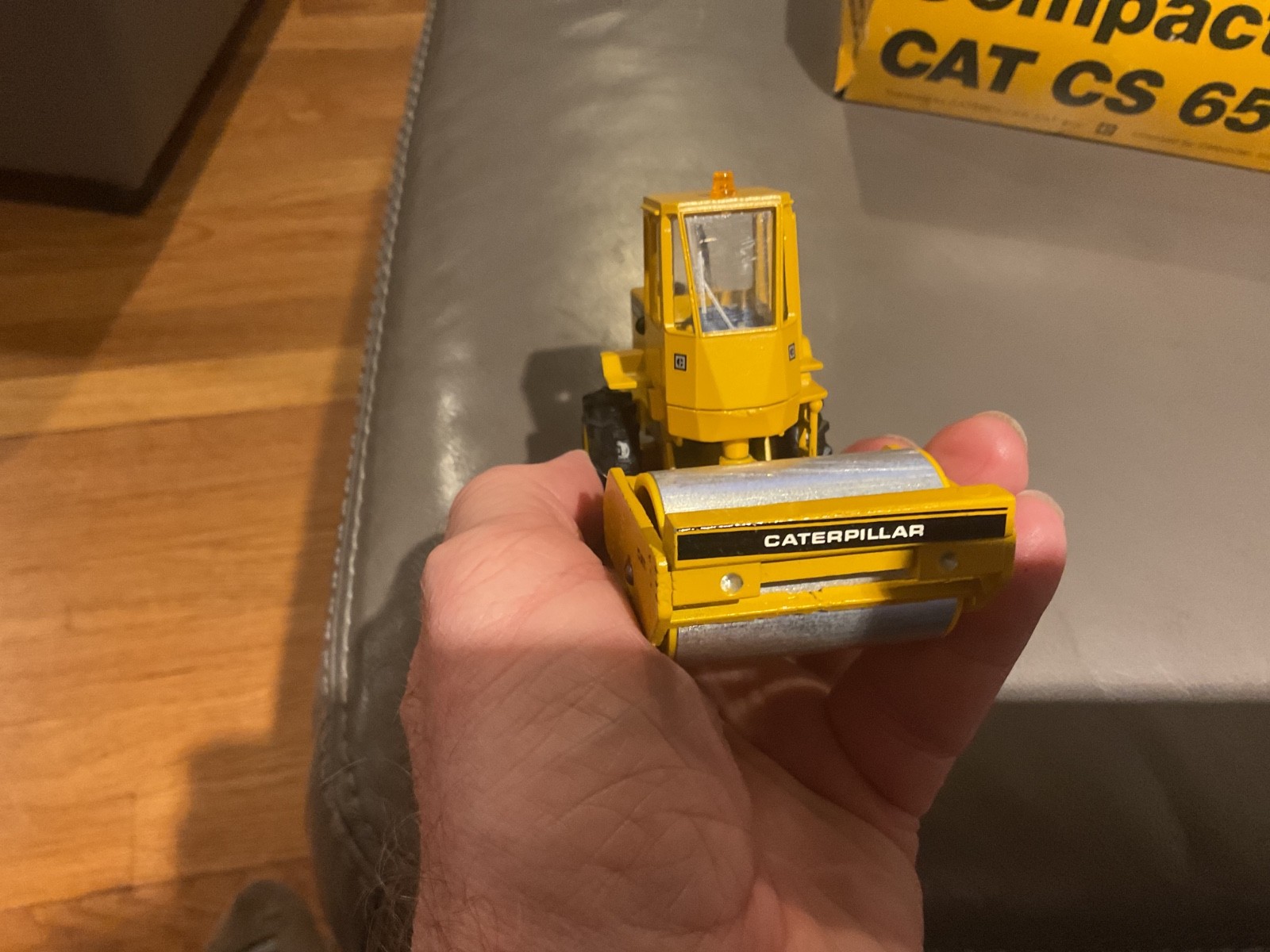 Conrad CAT CS 653 Compactor Model No. 2889 scale 1:50 Caterpillar W Germany NIB