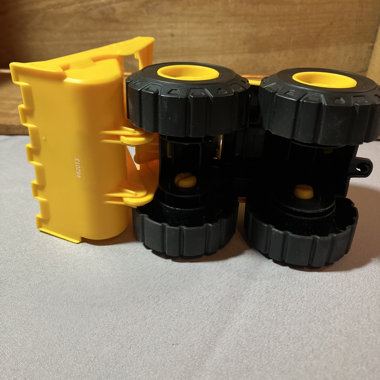 CAT Construction 7” Plastic Wheel Loader Toy Yellow