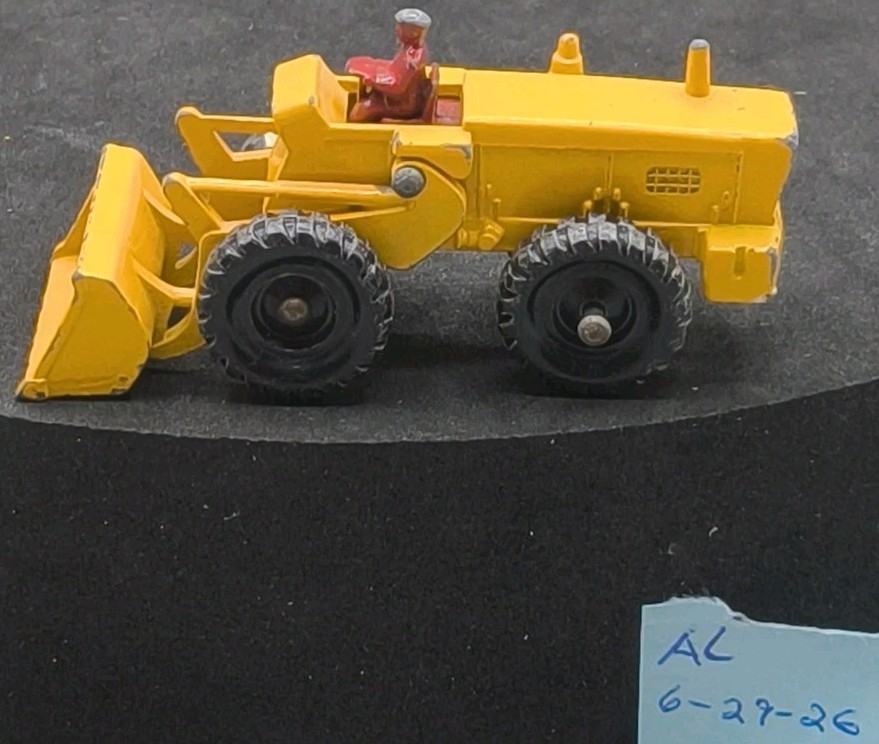 VINTAGE LESNEY MATCHBOX NO.43 AVELING BARFORD TRACTOR SHOVEL DIE CAST