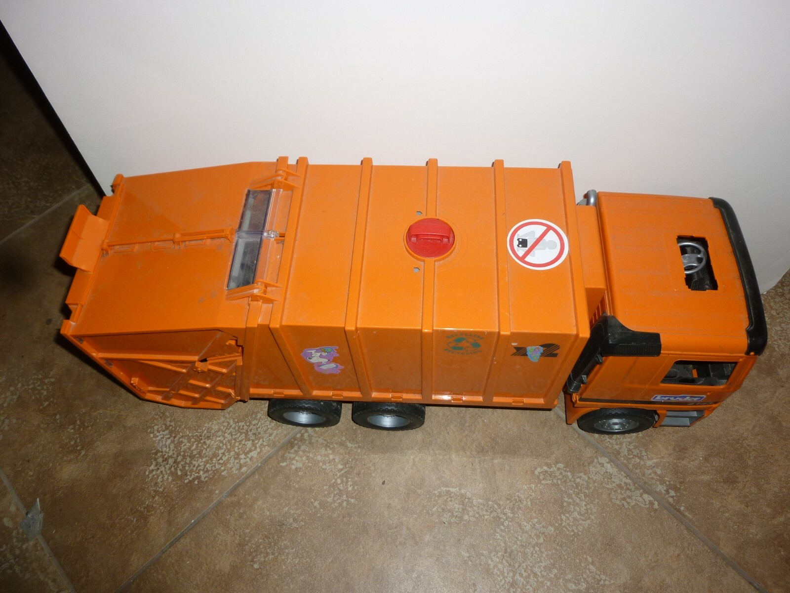 BRUDER MERCEDES BENZ ACTROS 4143 ORANGE RECYCLING TRUCK FÜRTH MADE IN GERMANY