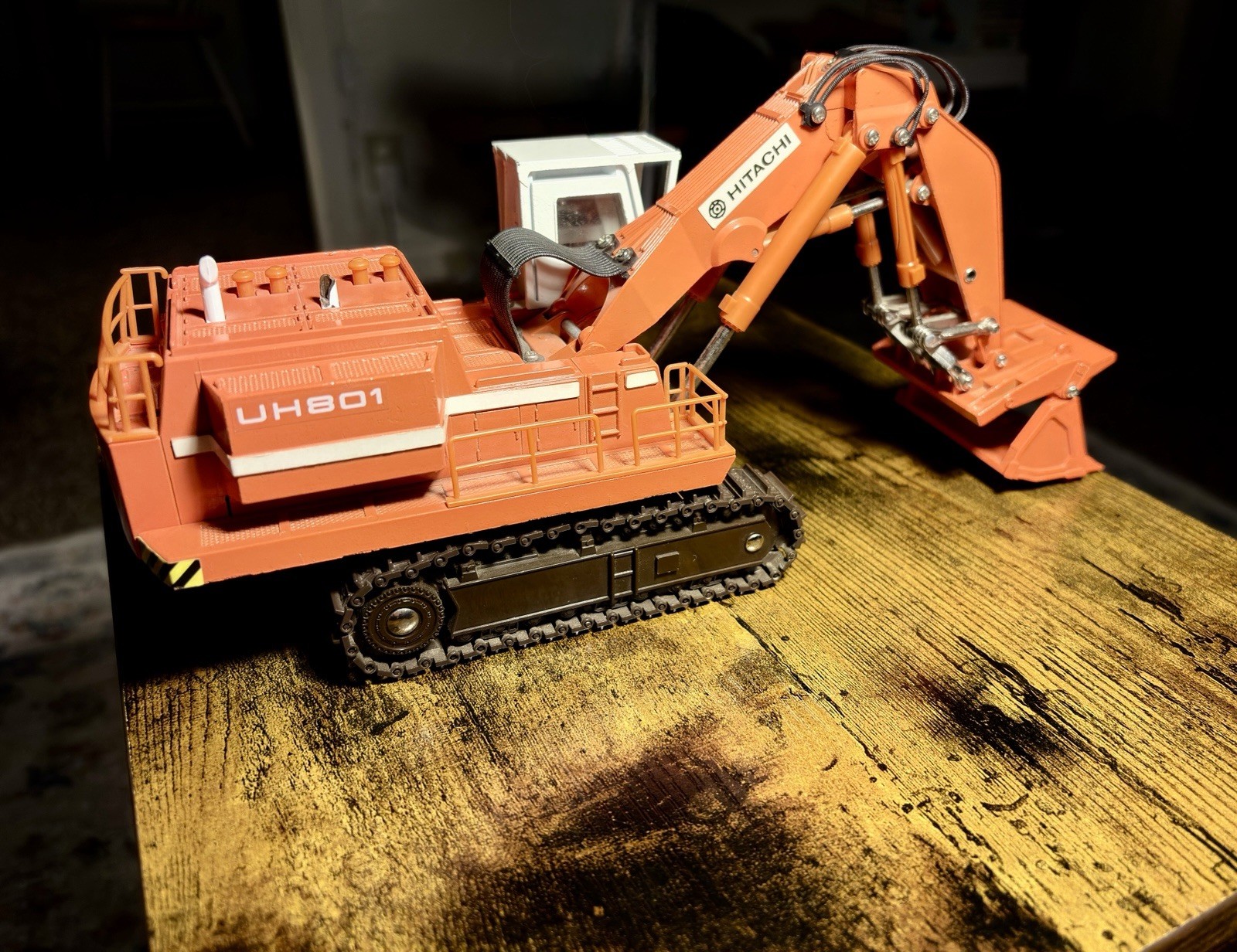 Diapet K-56 Hitachi UH801 Hydraulic Excavator No. 014-01598 w/org. box cover