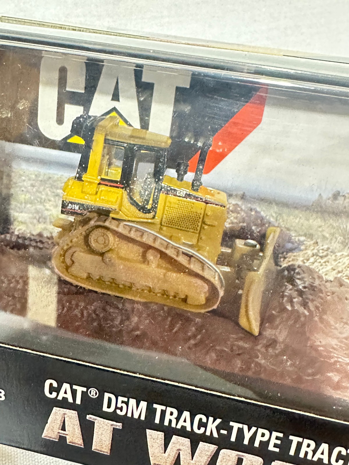 Caterpillar D5M Dozer At Work Series By Norscot 1/87th Scale