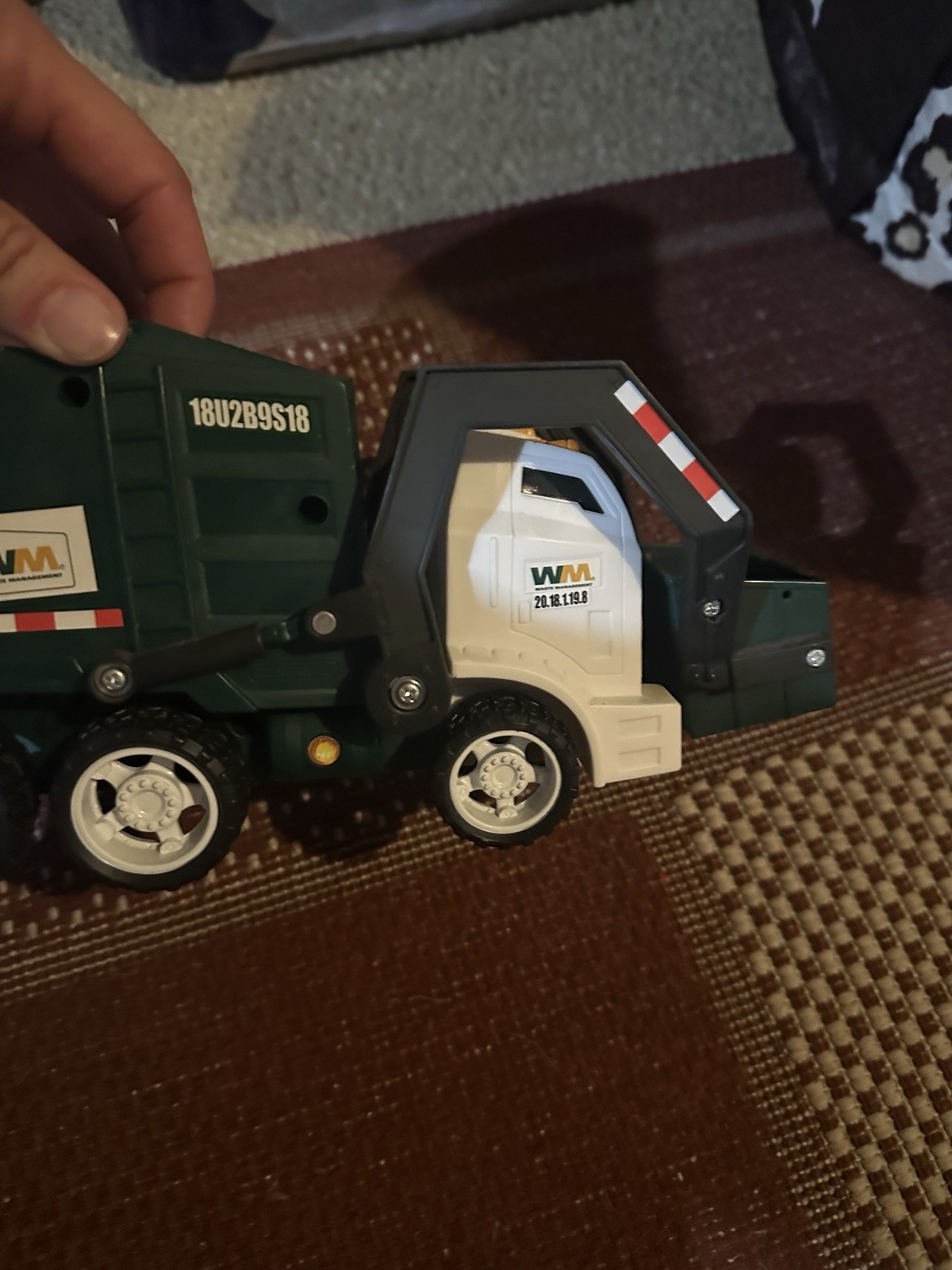 WM Plastic Garbage Truck Toy Construction Vehicle Green/White/Gray 18U2B9S18
