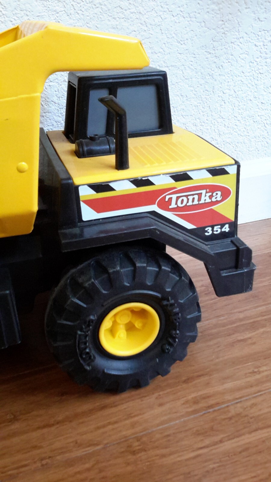 2012 Hasbro Tonka Truck 354 Yellow Construction Large Metal Dump Truck XMB-975