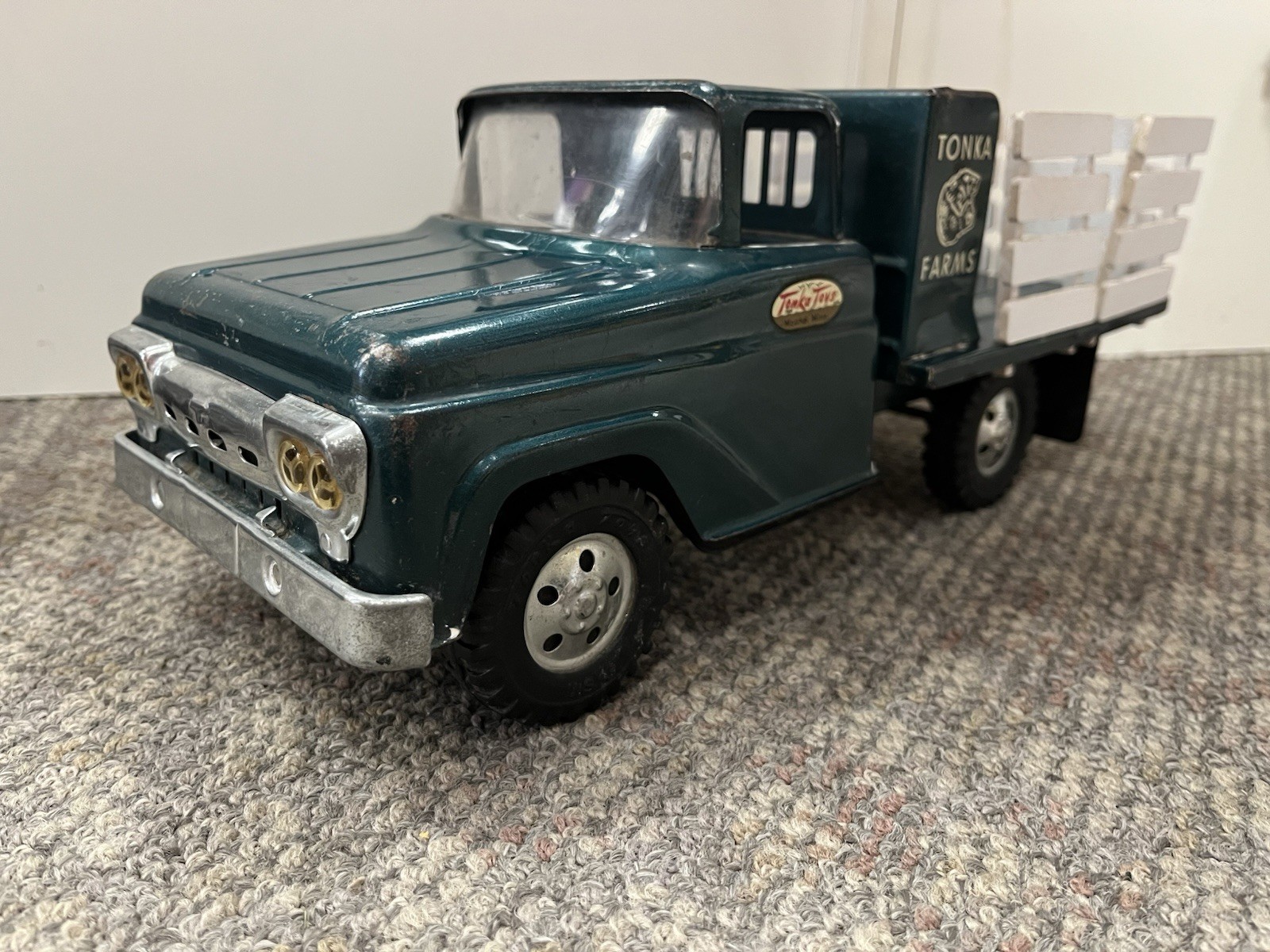 * VINTAGE TONKA TOYS TONKA FARMS STAKE TRUCK GREEN PRESSED STEEL 14 INCHES LONG