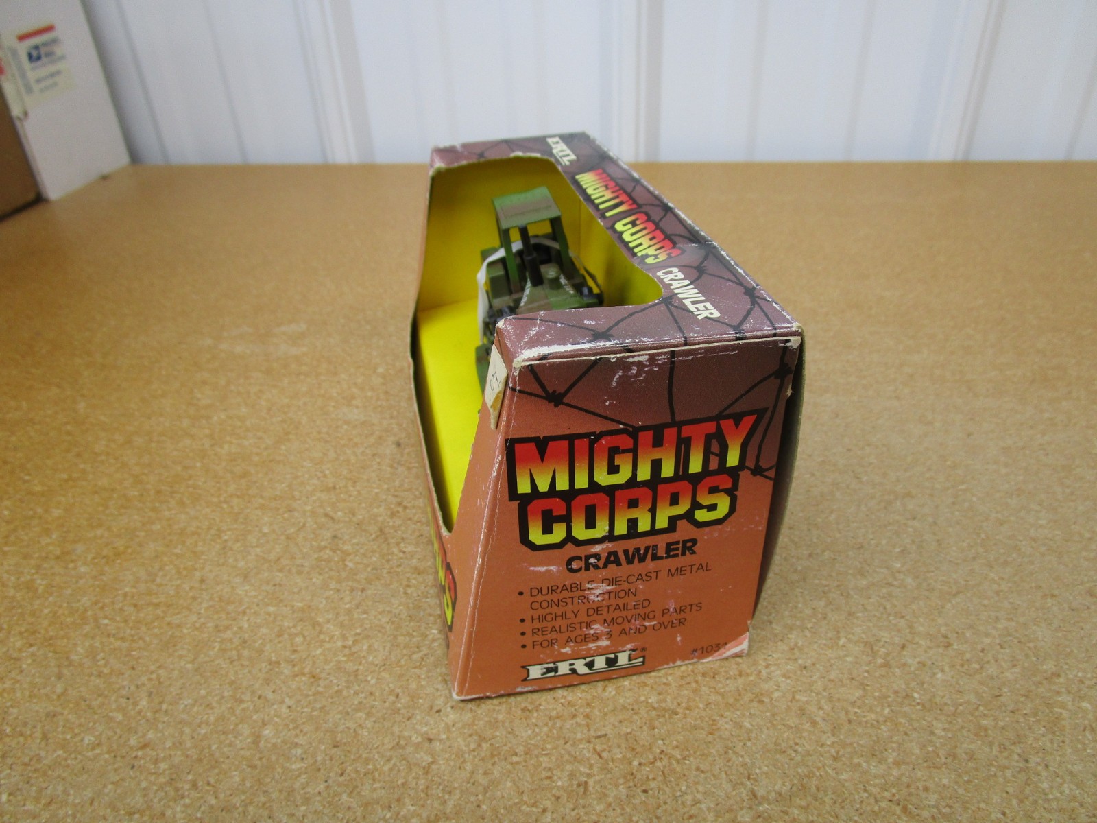 ERTL Mighty Corps CRAWLER 1/64 toy construction dozer bulldozer diecast B15Z