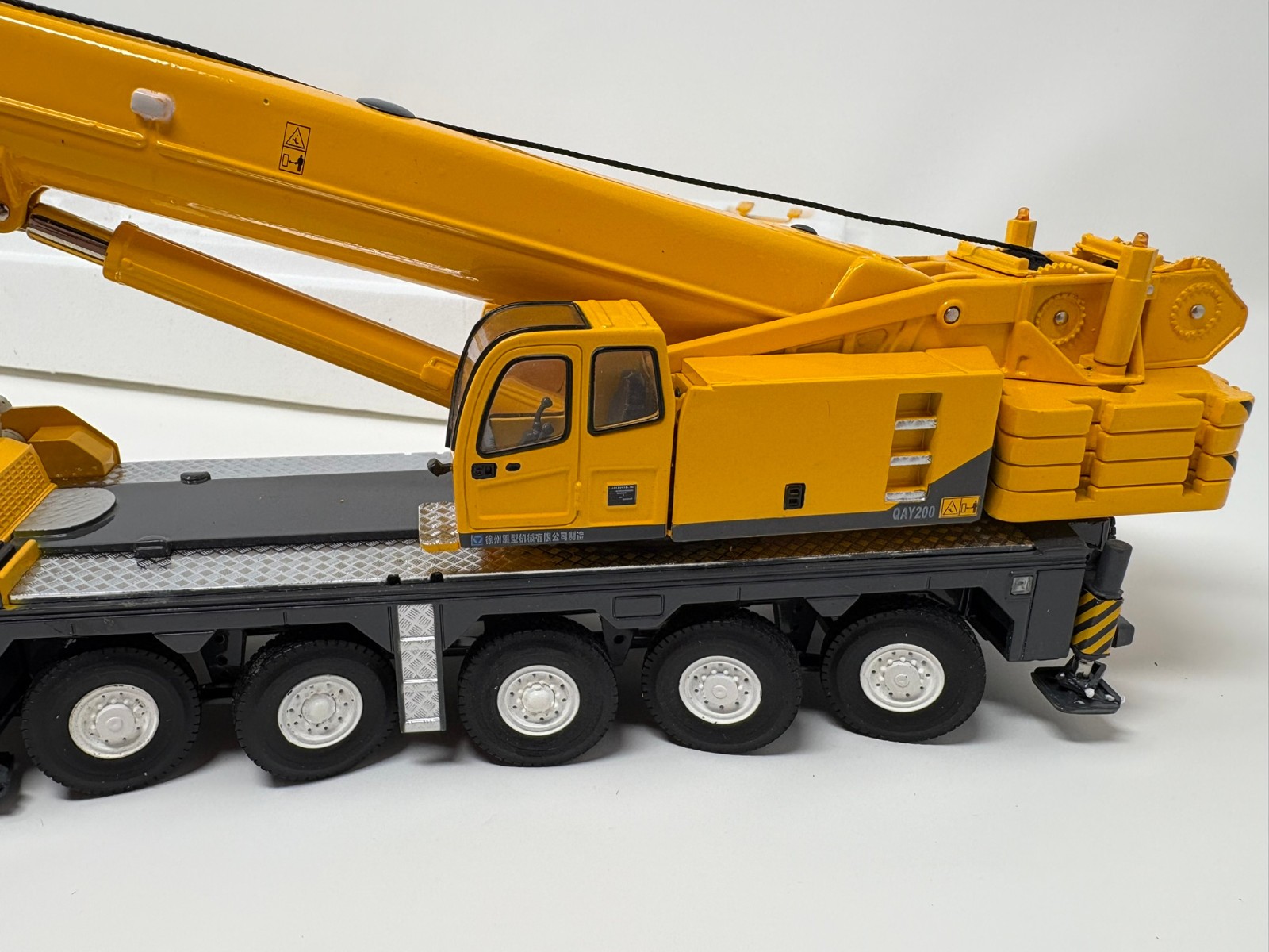 XCMG QAY200 Mobile Crane – China 1:50 Scale Diecast Model New
