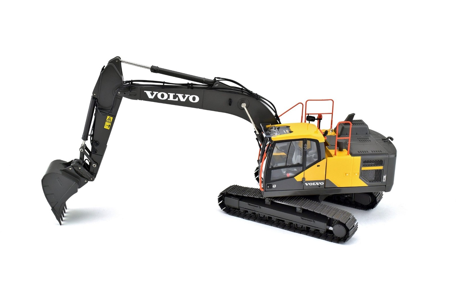 AT-COLLECTION – Excavator Volvo EC220E – 1/32 – AT3200115