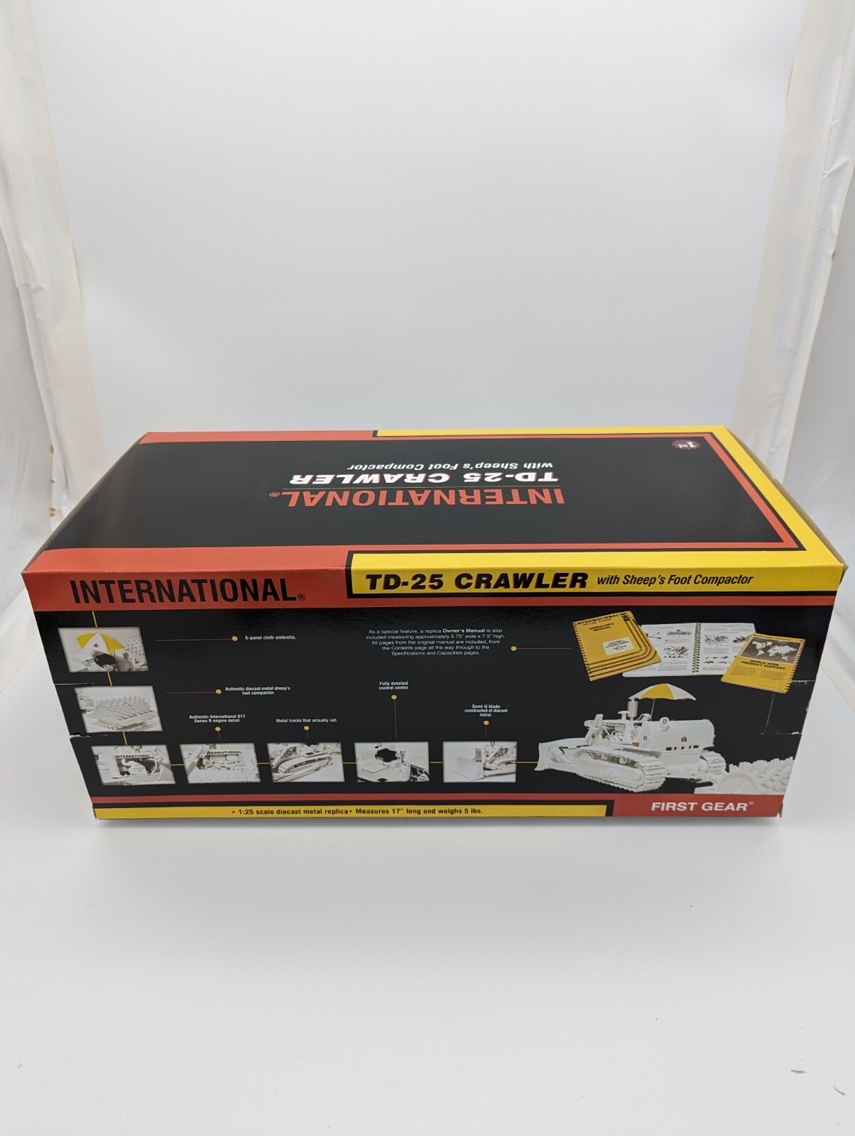 1/25 White International TD-25 Crawler with Sheep’s Foot Compactor by First Gear