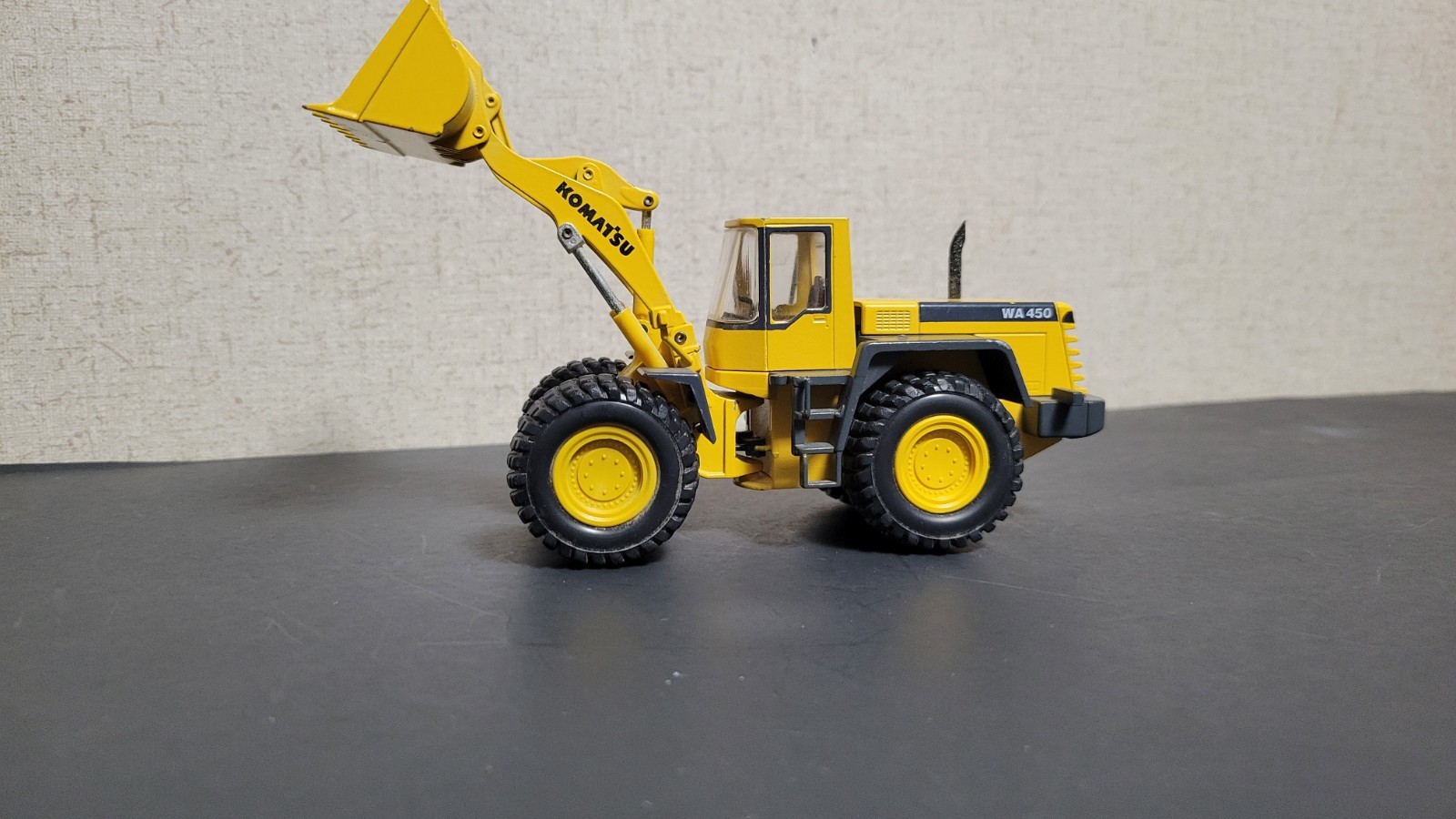 Conrad Model #2424 1:50 Komatsu WA 450 Wheel Loader Construction Equipment VHTF