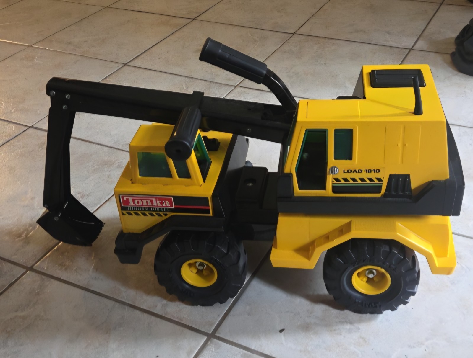 Tonka Mighty Diesel Excavator Backhoe Steel Truck Load 1210 3931-a XMB-975