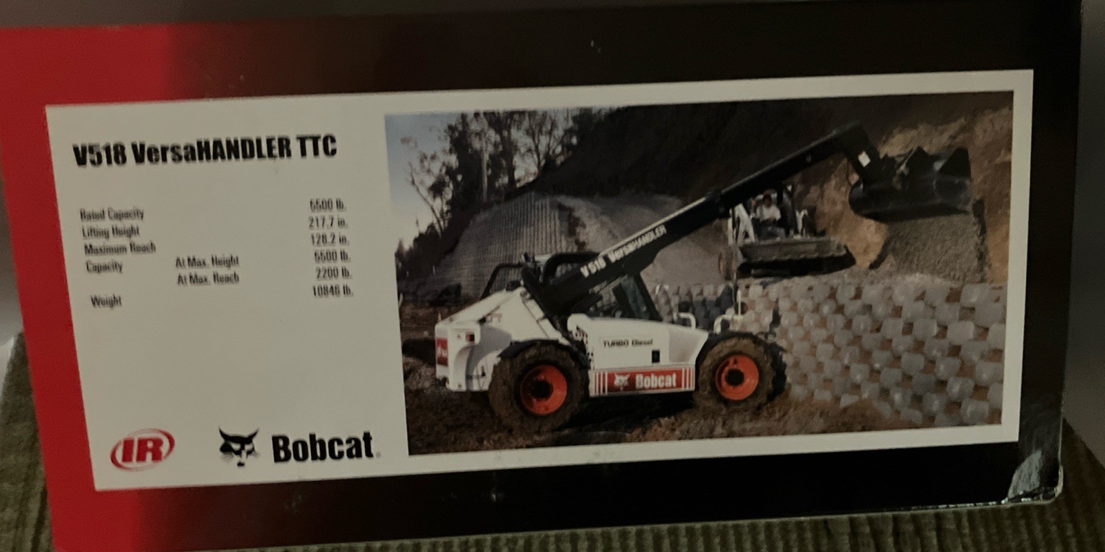 Bobcat V518 Versahandler TTC 1:25 Scale Diecast Model 6901258 NIB Circa 2000