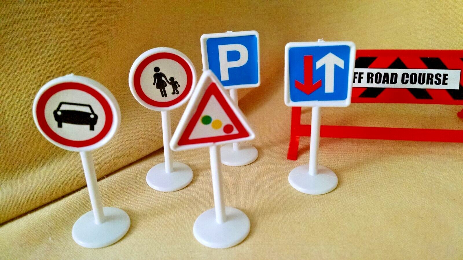 ROAD SIGN PLASTIC TOY SET 19 PLUS DECALS SOME BLANK CONSTRUCTION STOP BARRICADE.