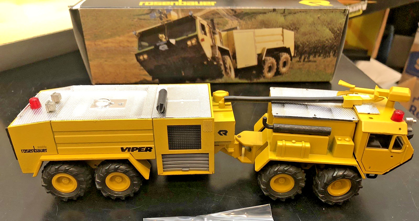 Conrad #5511 Viper Oshkosh Rosenbauer Fire Engine Air Crash Tender Boxed – 1:50