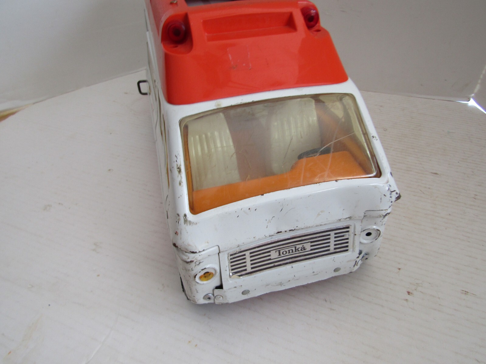 HUGE PRESSED STEEL TONKA TOY TRUCK MIGHTY AMBULANCE RESCUE EMERGENCY PARTS