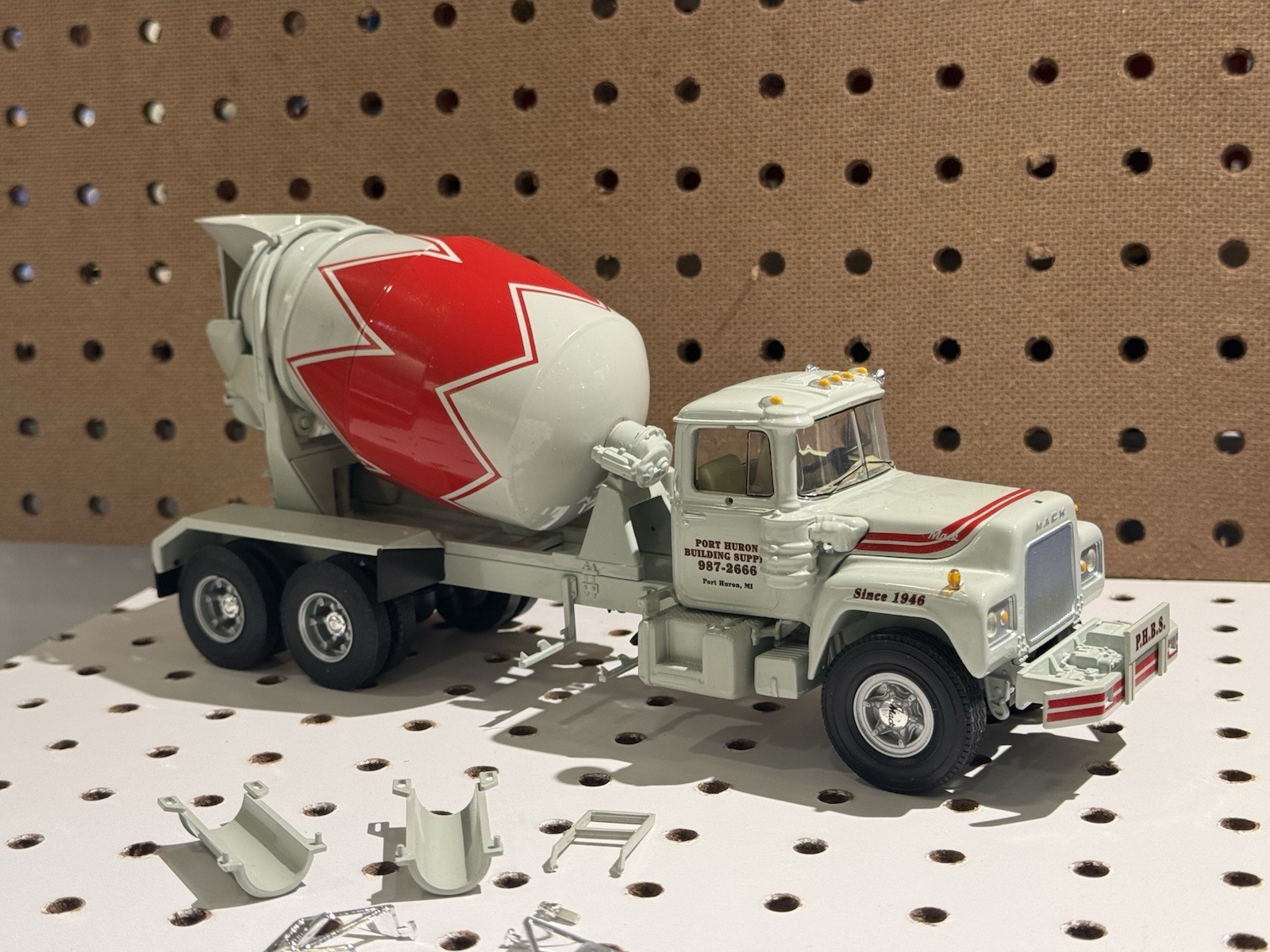 1st First Gear 1/34 Mack R Model Mixer Truck Port Huron 19-2652