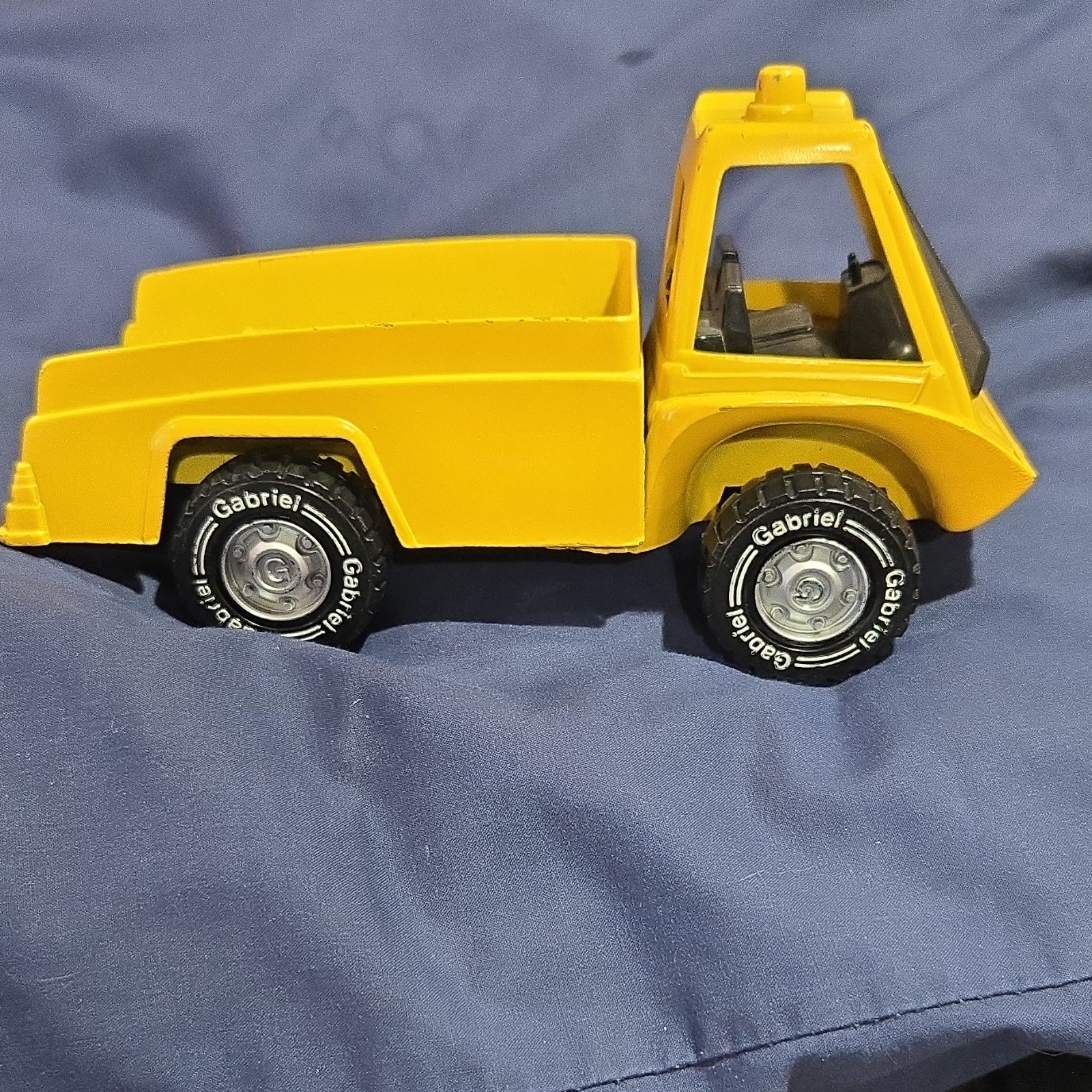 Gabriel Yellow Black Diecast Dump Truck and Pickup Truck Toy Vehicles Lot