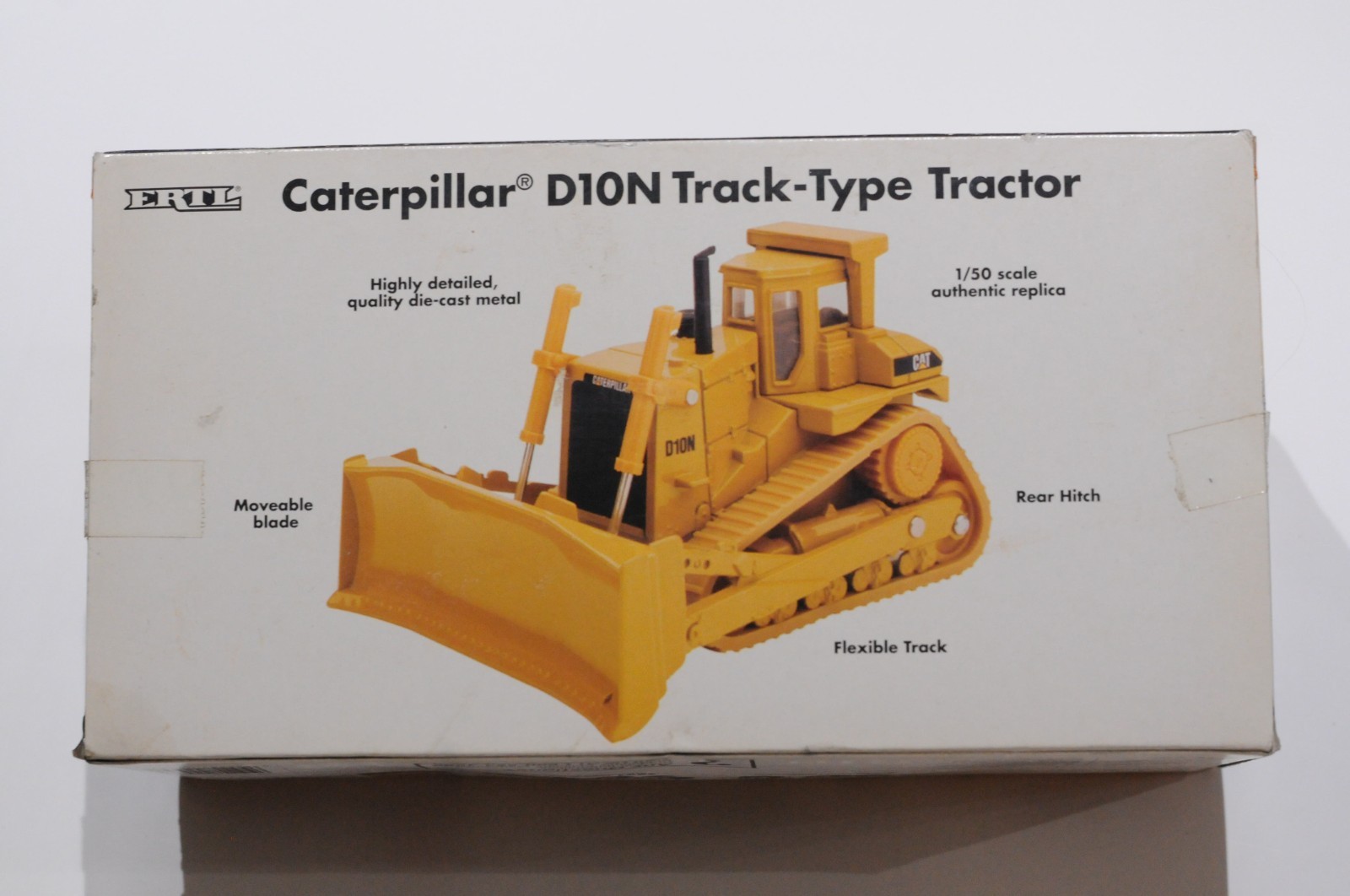 ERTL CATERPILLAR D10N TRUCK TYPE TRACTOR SCALE 1:50 DIECAST NEW