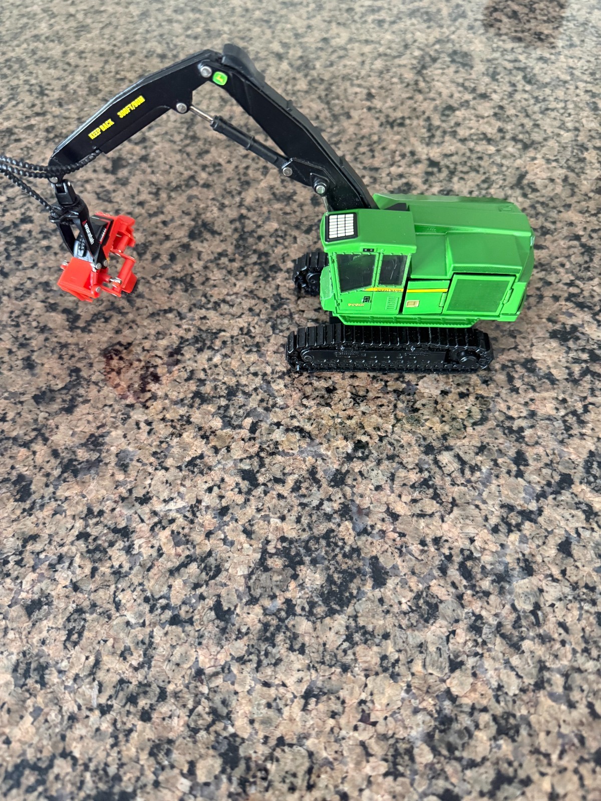 1/50 JOHN DEERE 909KH LOG HARVESTER