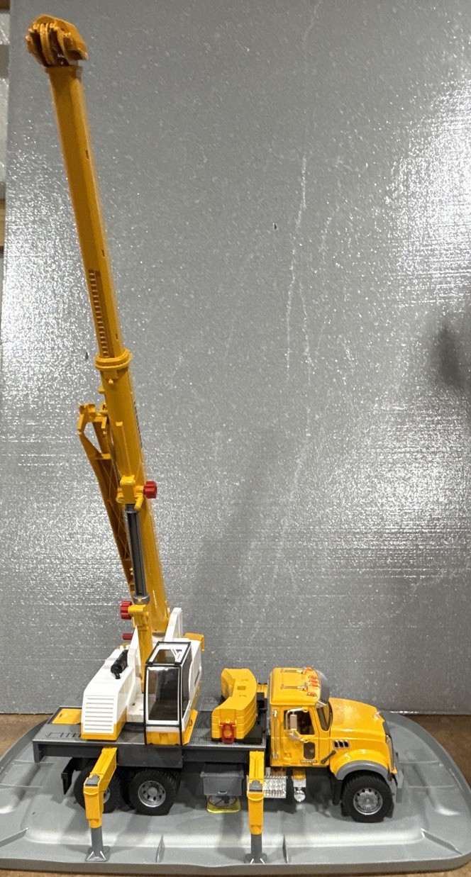 Bruder 03571 Scania Super 560R Liebherr Crane Truck New No Box No String