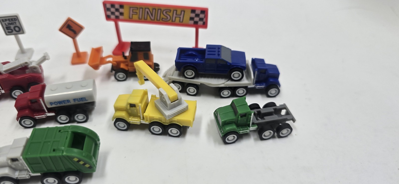 Mini Diecast Construction & Utility Vehicle Toy Set with Road Signs & Finish