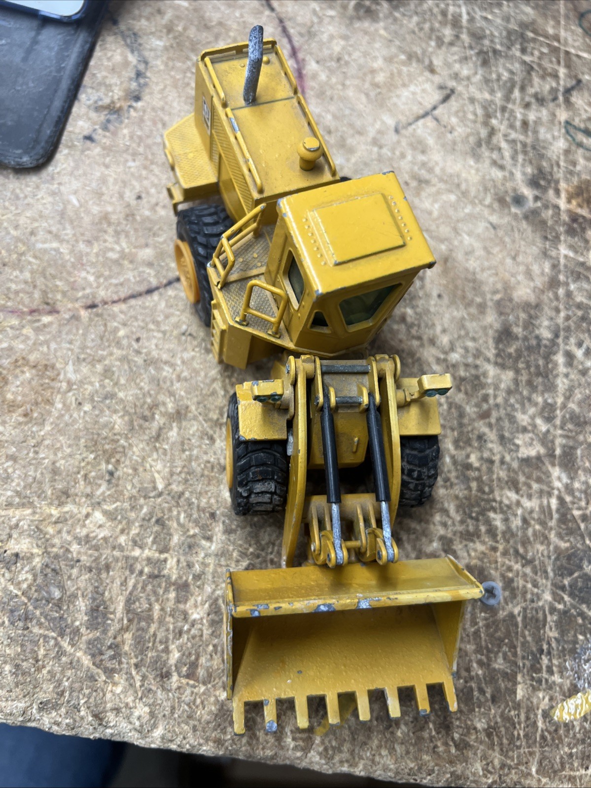NZG No. 167 Radlader Cat 988 B Wheel Loader 1/50 Scale Die Cast Model