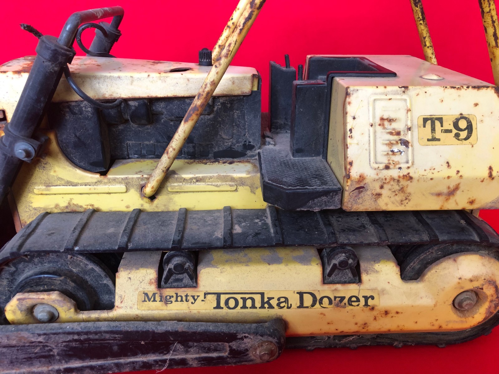VINTAGE MIGHTY TONKA T-9 DOZER PRESSED STEEL 17 1/2″ LONG Parts or Restore