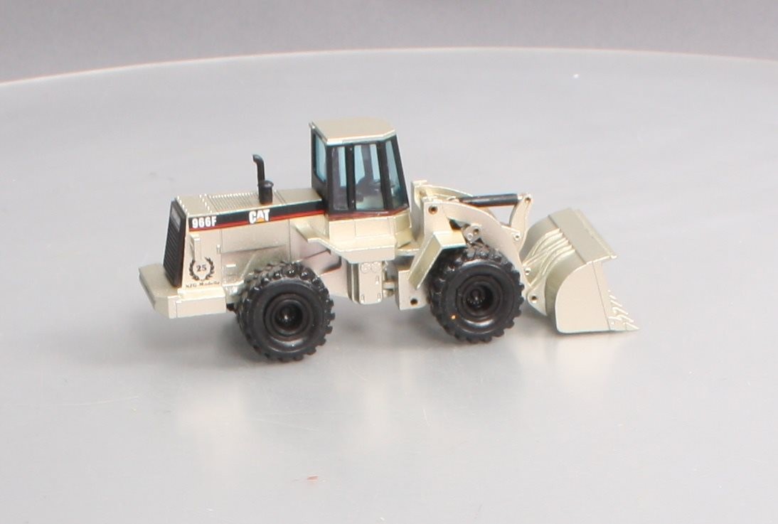 NZG 237 1:50 Scale Diecast Caterpillar 966F Wheel Loader – Silver LN/Box