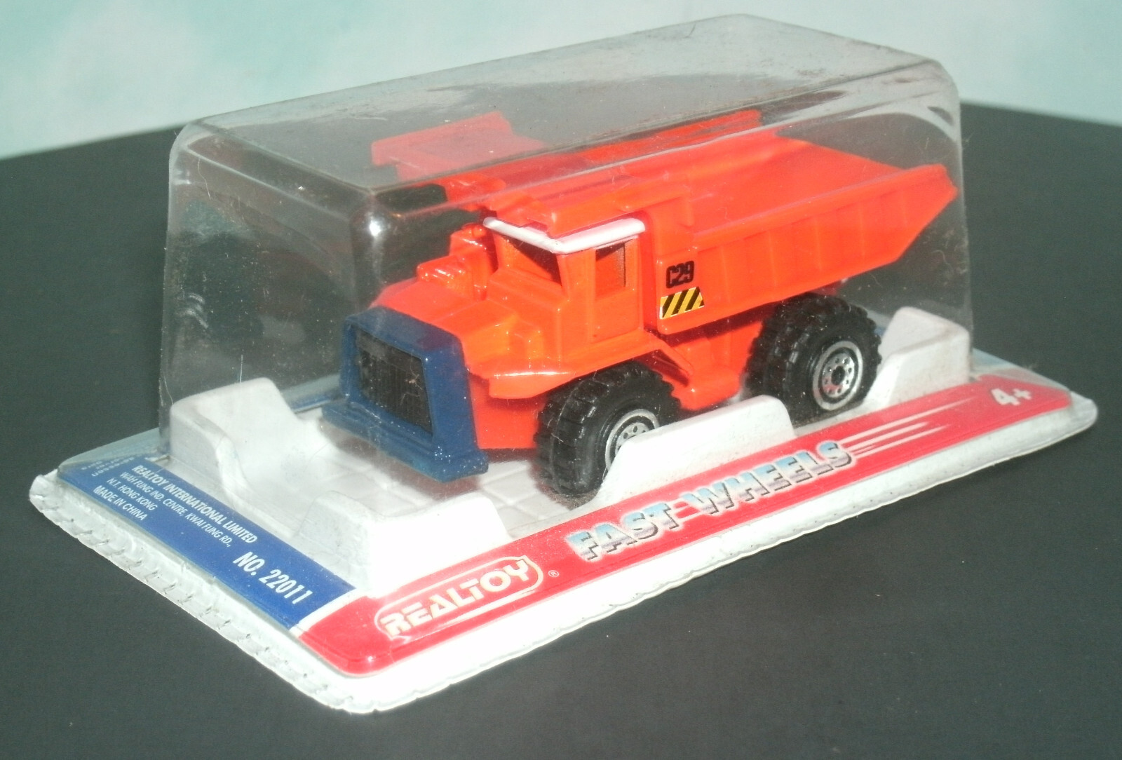 1/119 Scale Off-Road Heavy Duty Dump Truck Diecast Vehicle (2.75″) RealToy