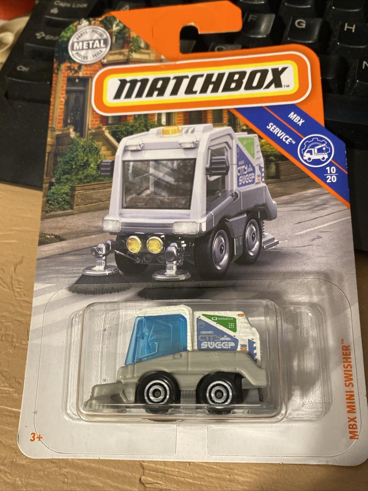 2018 Matchbox MBX Mini Swisher Service 10/20 #83/100 City Sweep Grey & White