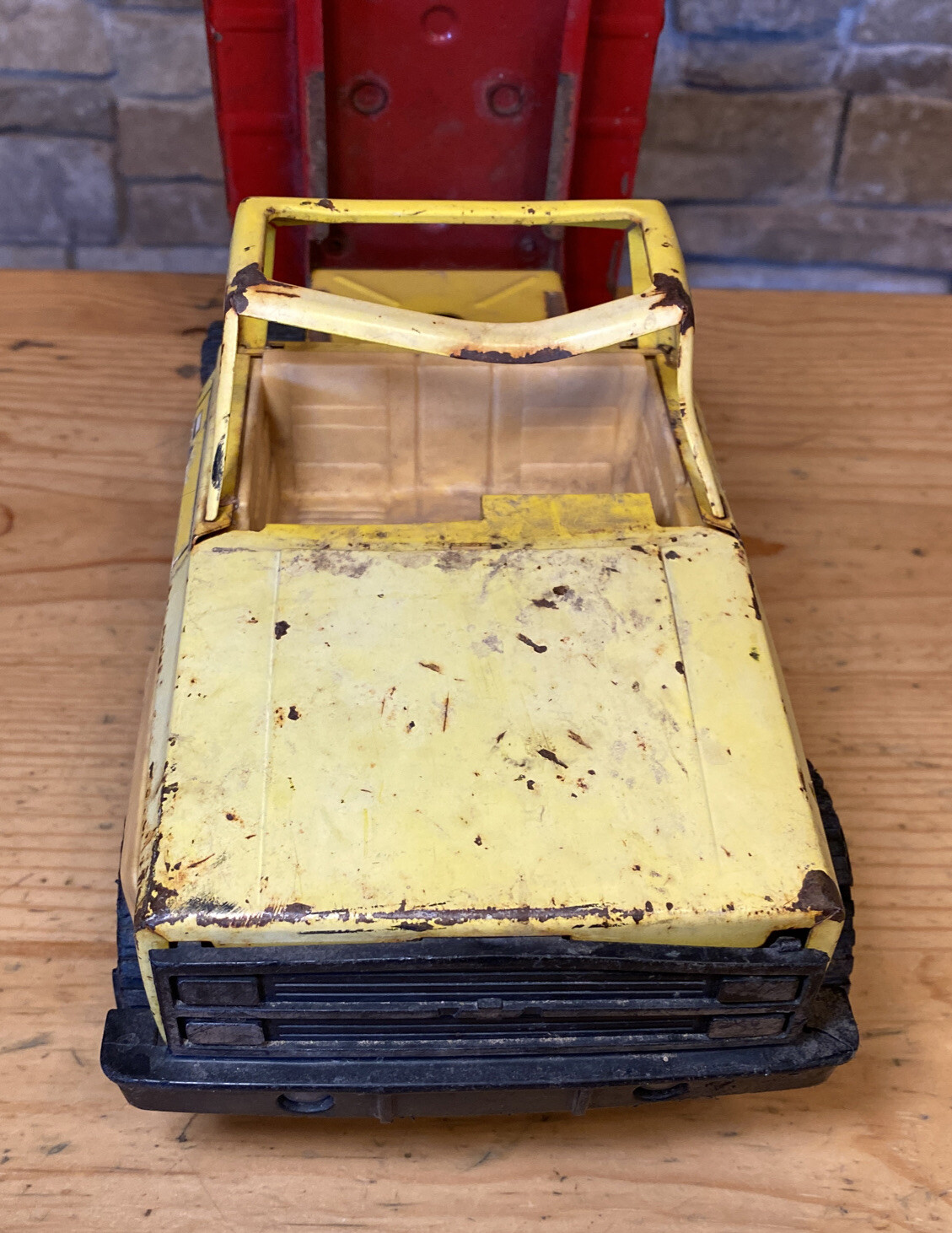 Vintage 1983 Tonka Construction Chevy Dump Truck #51070 Yellow / Red