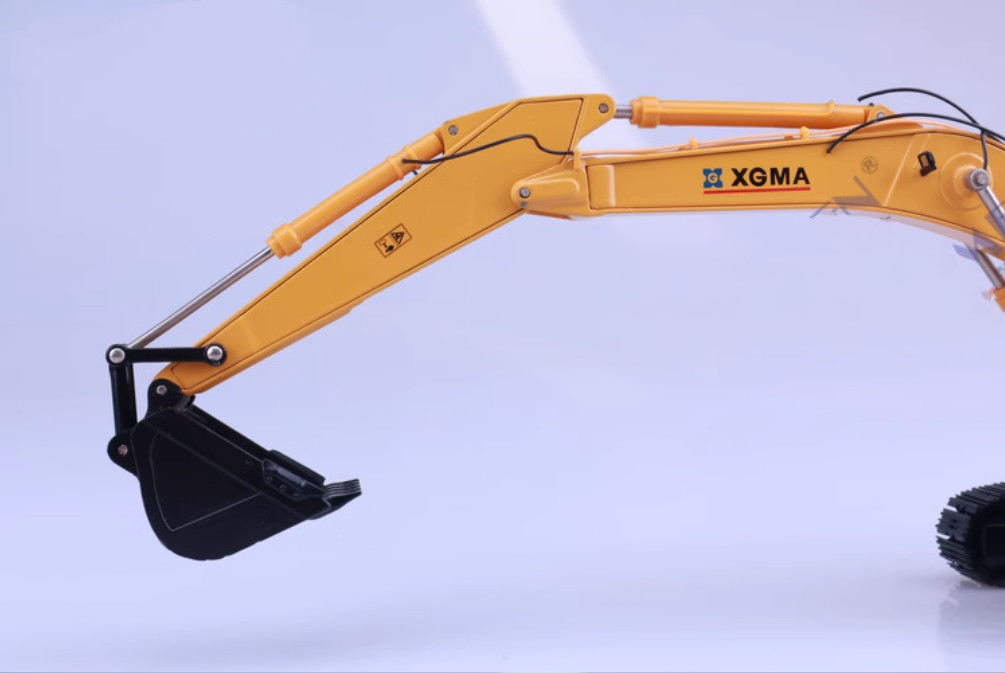 1:35 35CM XGMA XG836LC Excavator Construction Machine Vehicles Diecast Model